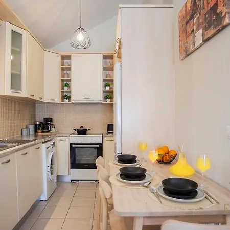 Elena's 5 Argostoli (Kefalonia)