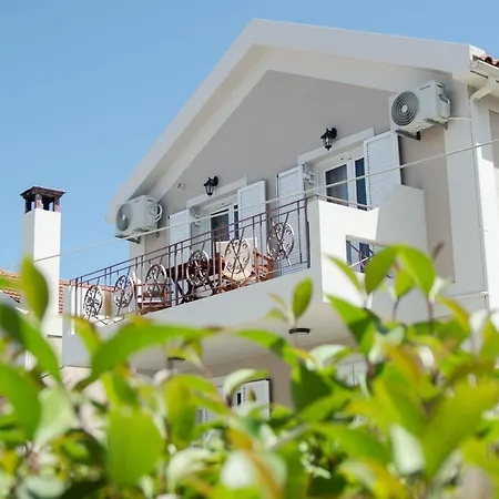 Elena's 5 Argostoli (Kefalonia)