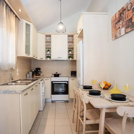 דירה Elena's 5 *